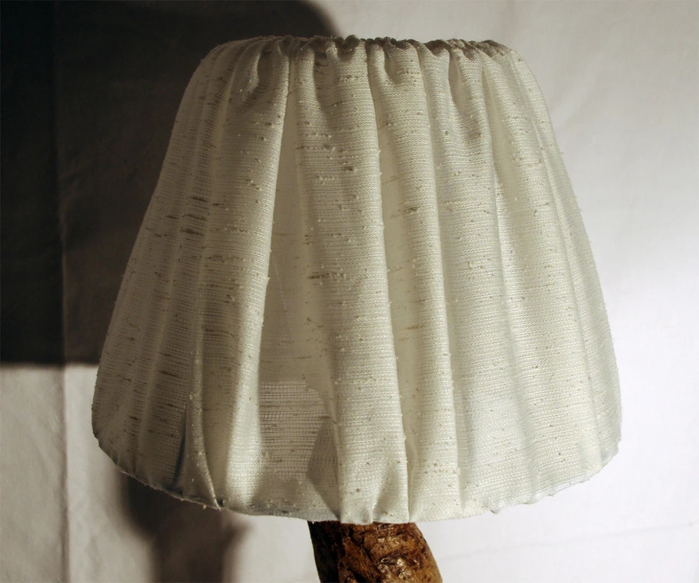 lampada da tavolo con paralume stoffa bianco