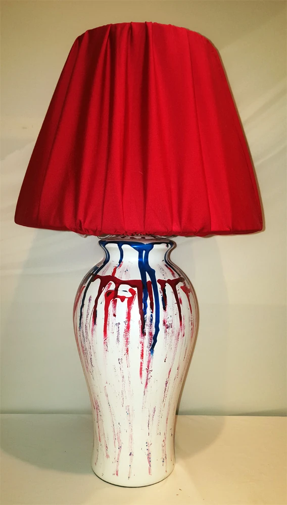 lampada su vaso colorato