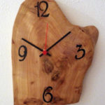 orologio su fetta di tronco (d)