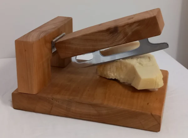 Taglia formaggio con pattino